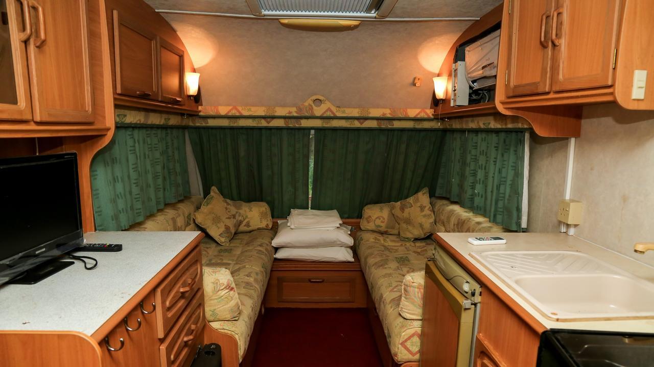 Malwathu Oya Caravan Park Bed and Breakfast Anuradhapura Esterno foto