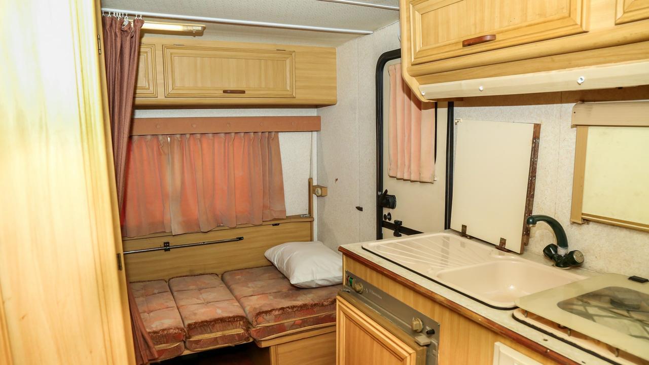Malwathu Oya Caravan Park Bed and Breakfast Anuradhapura Esterno foto